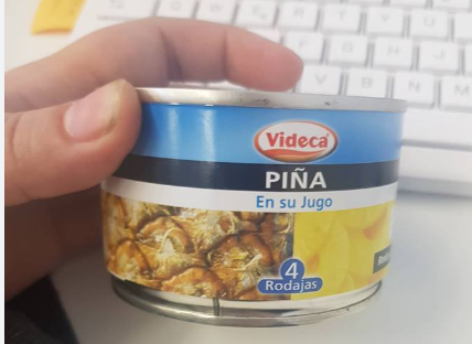 Ensalada de hinojo con pepino y guindilla con pulpo cocido y piña en su jugo.